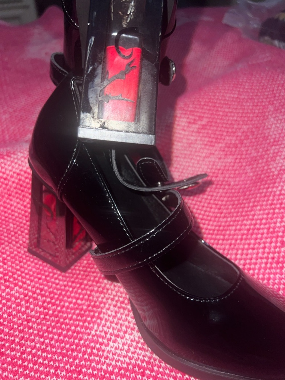 Black Patent Mary Jane Ankle-Strap with Red Gems and Rose Heeled Accent Sz.38 EU - Picture 4 of 9